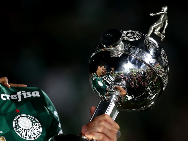 La Copa Libertadores es el tercer torneo de clubes que más dineros reparte en premios en el mundo. (Photo by Ernesto Ryan/Getty Images)
