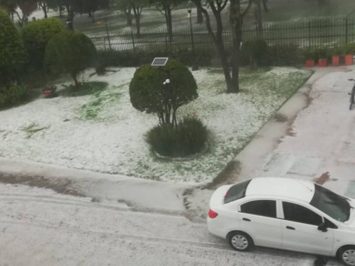 Videos: Reportan aguaceros (con granizo) en varias partes de Bogotá