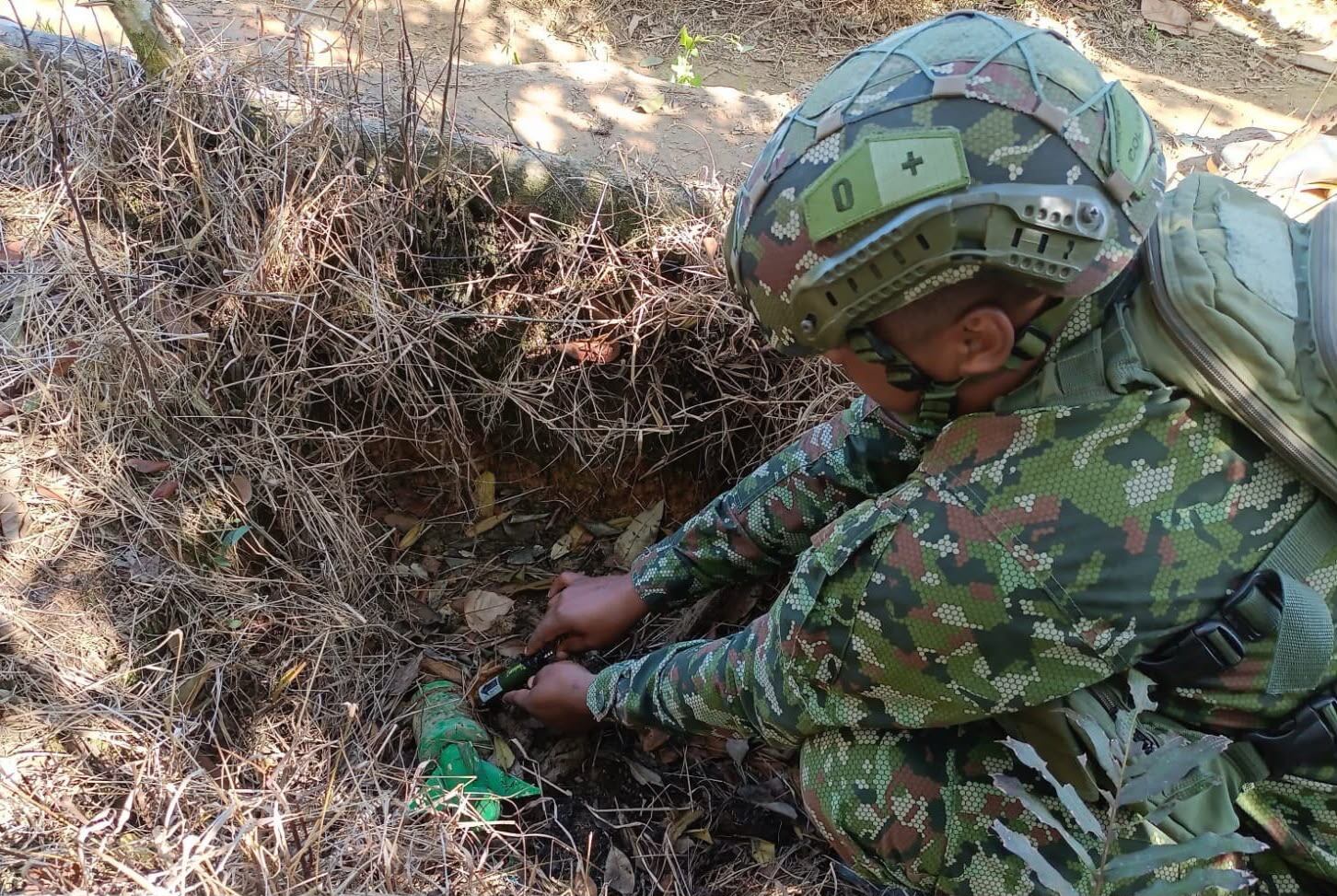 El elemento bélico pertenecía a la compañía Fardey Díaz de la estructura Carlos Patiño, según las autoridades. Crédito: Ejército Nacional.