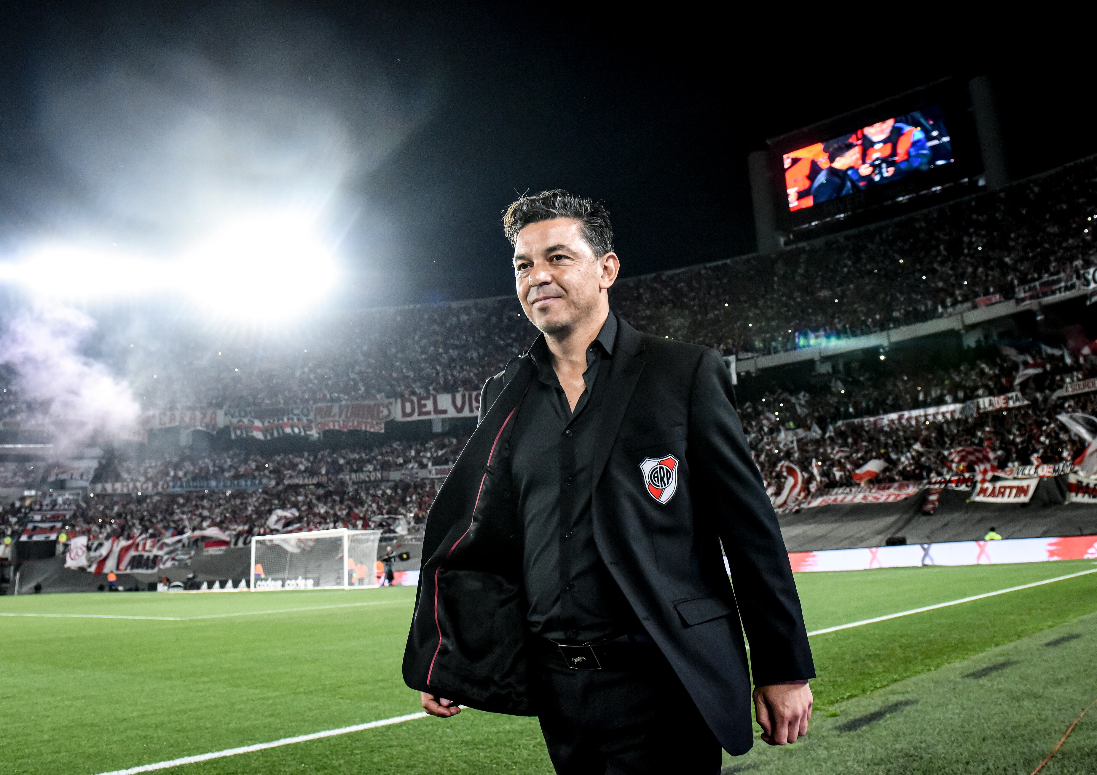 BUENOS AIRES, ARGENTINA - OCTOBER 12: Marcelo Gallardo coach of River Plate looks on prior a match between River Plate and Platense as part of Liga Profesional 2022 at Estadio Más Monumental Antonio Vespucio Liberti on October 12, 2022 in Buenos Aires, Argentina. (Photo by Marcelo Endelli/Getty Images)