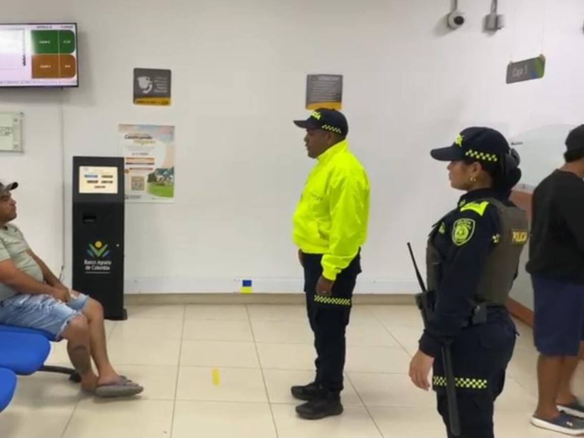 Policía Nacional fortalece la prevención del delito en entidades bancarias de Magangué