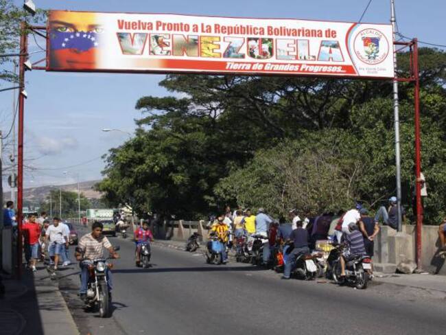 Transportadores de carga en Colombia a la expectativa por reapertura de frontera con Venezuela
