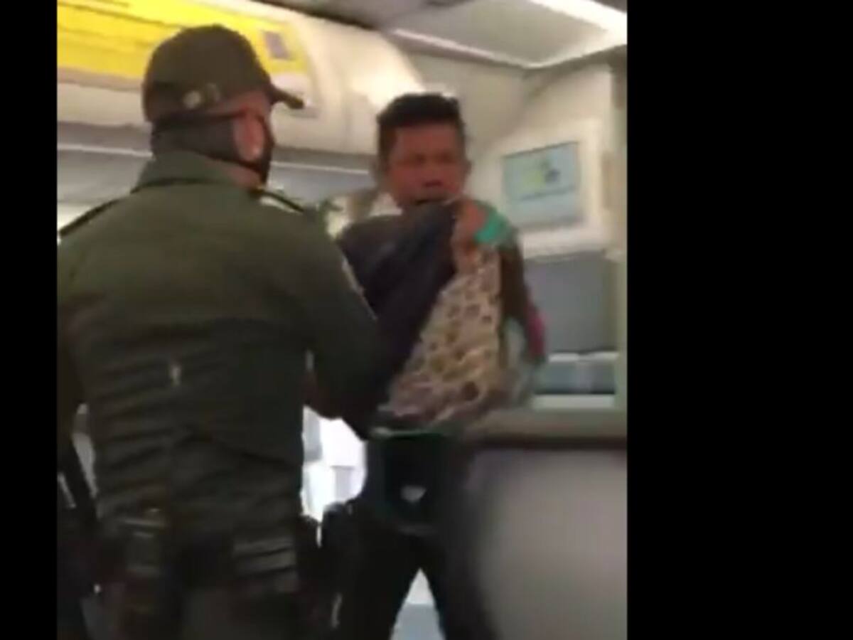 Pasajero que bajaron de avión de Viva Air no era habitante de calle