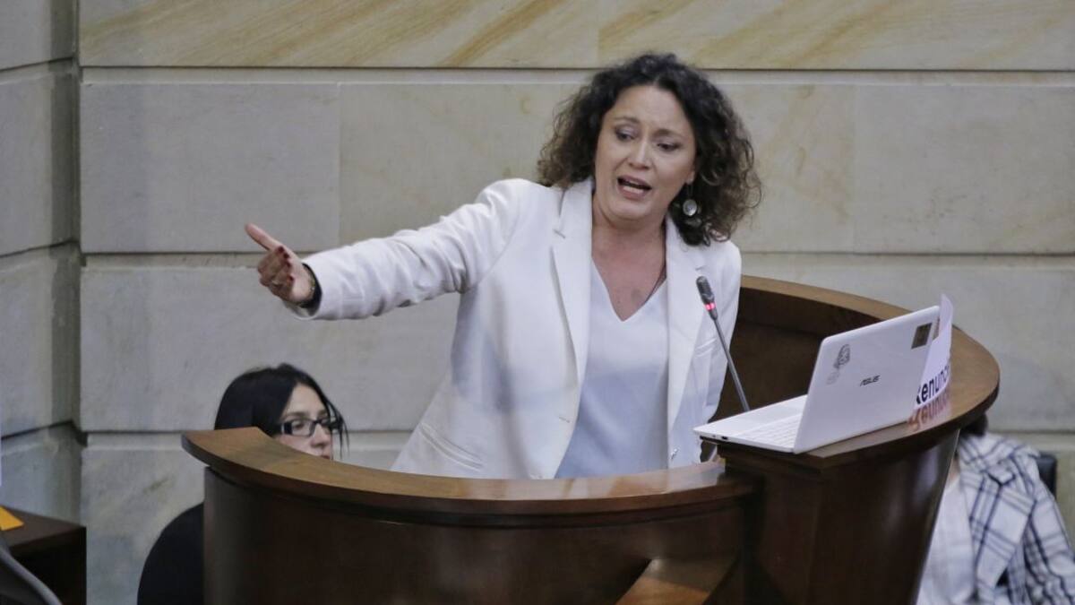 Angélica Lozano confirma que será candidata al Senado en 2022