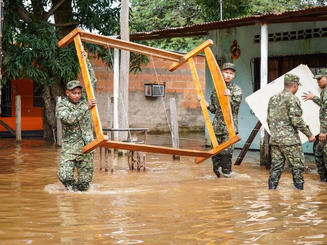 El Ejército Nacional apoya a la comunidad en el Vichada ante la emergencia invernal