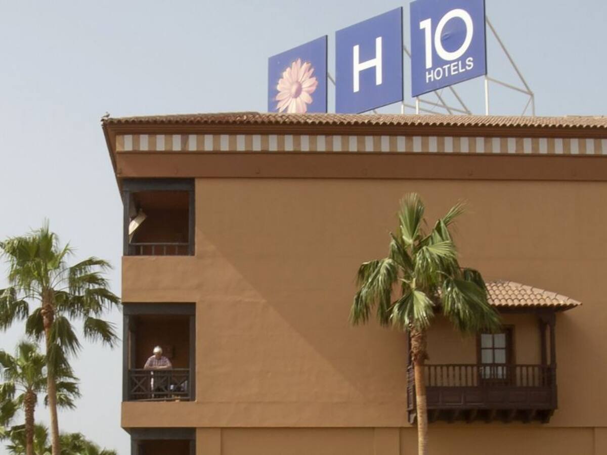 Un papel bajo la puerta nos alertó sobre coronavirus: turista en Tenerife