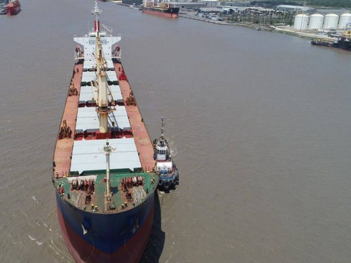 8 embarcaciones desviadas a puertos vecinos por bajo calado en Barranquilla