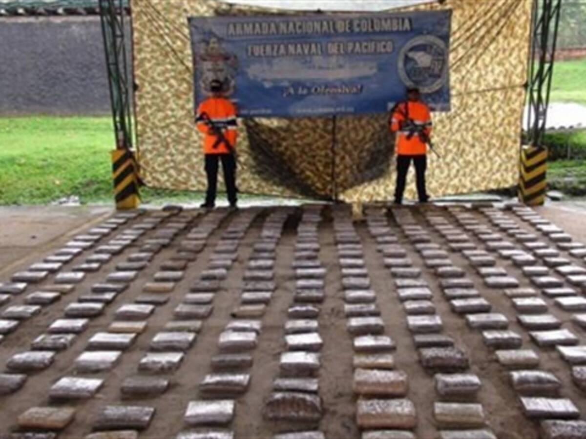 Al menos 4 personas participaron del robo de 20 kilos de coca en Base Naval