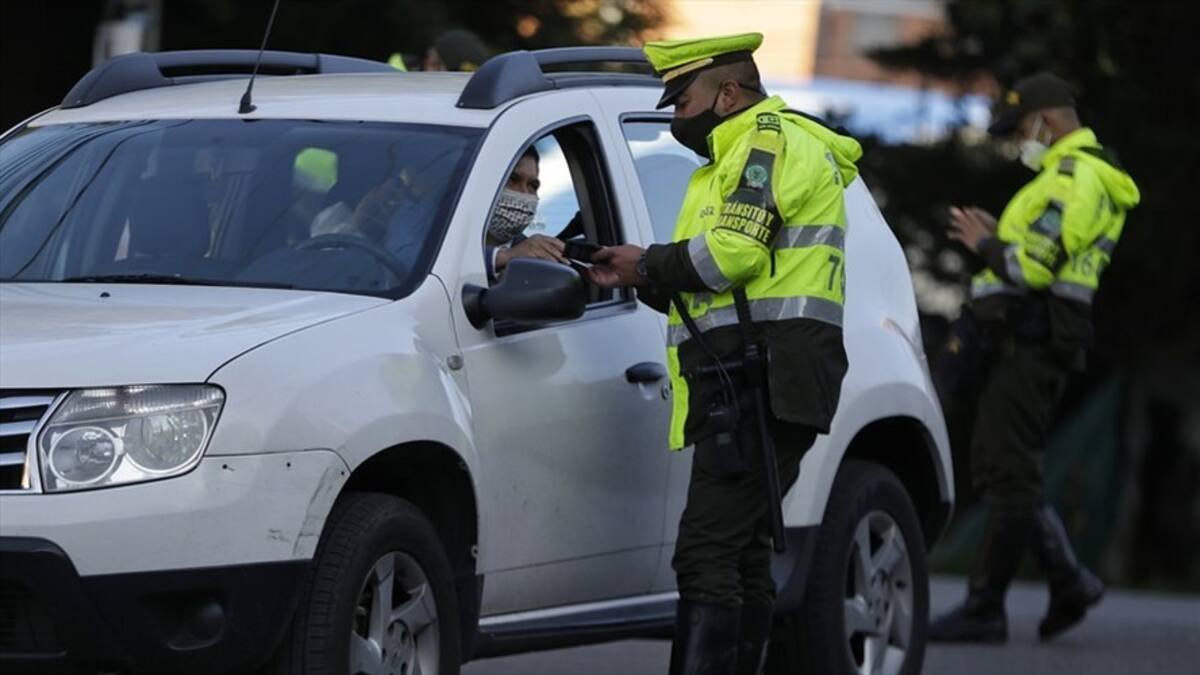 9 elementos básicos que deben tener todos los vehículos: Más de $600.000 en multa si está incompleto