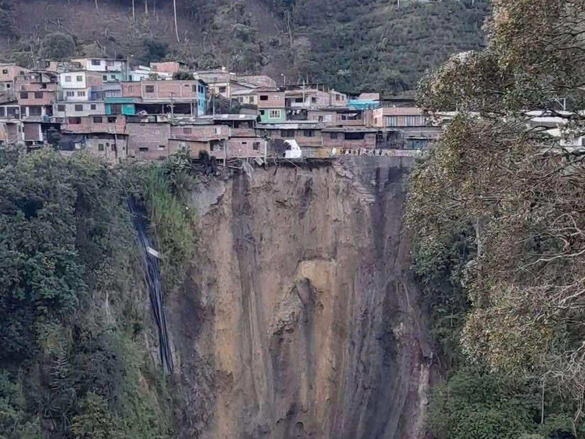 Remoción en masa amenaza con dejar incomunicado al Tolima con el Quindío por la vía La Línea