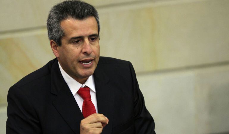 Luis Fernando Velasco.