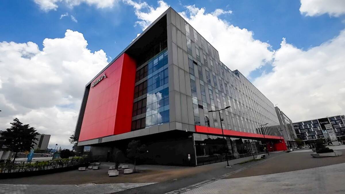 Un equipo que lo da todo hace posible la operación Avianca