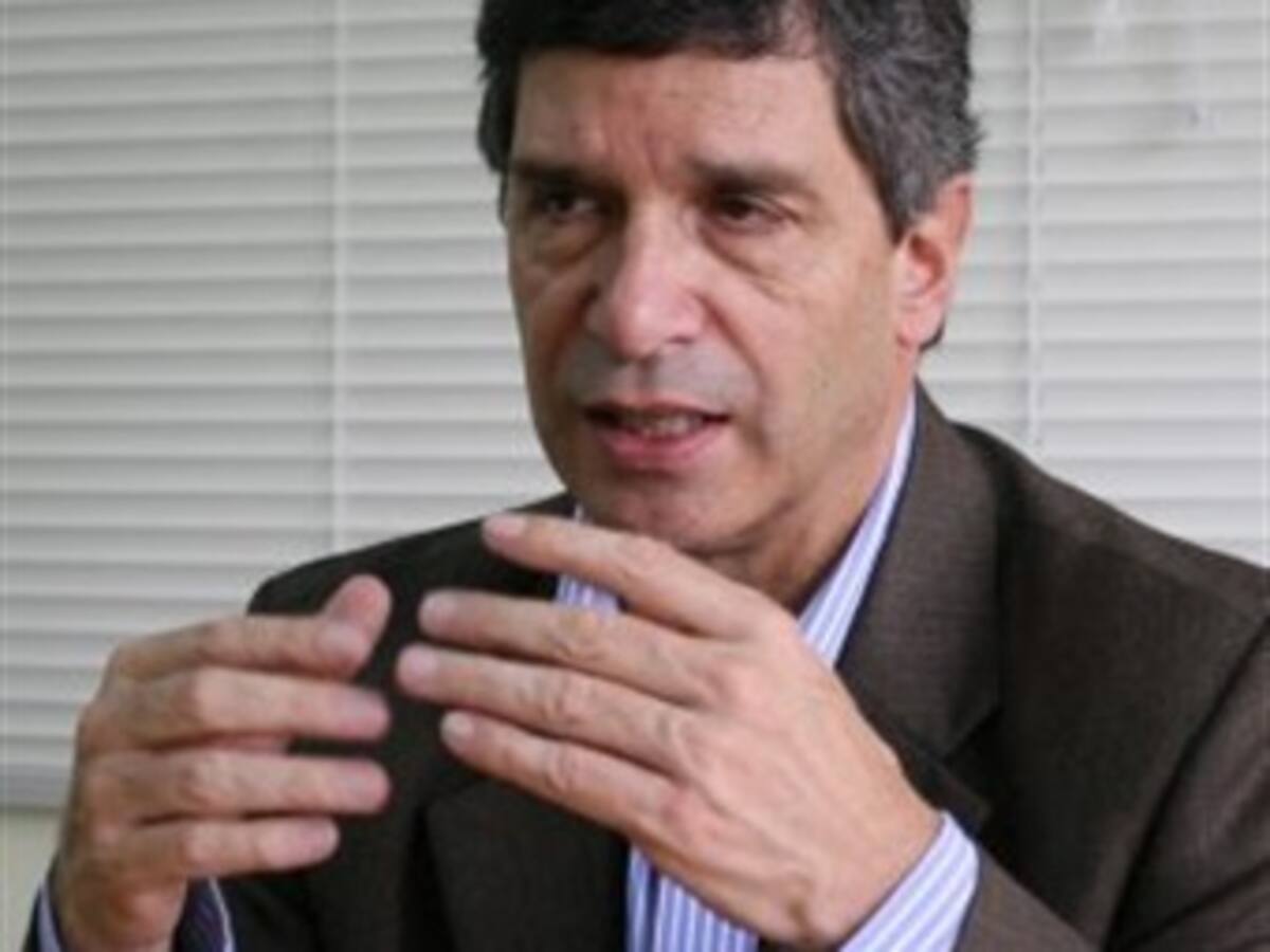 Liberalismo estudia la posibilidad de constituirse en víctima dentro del proceso de las ‘chuzadas’