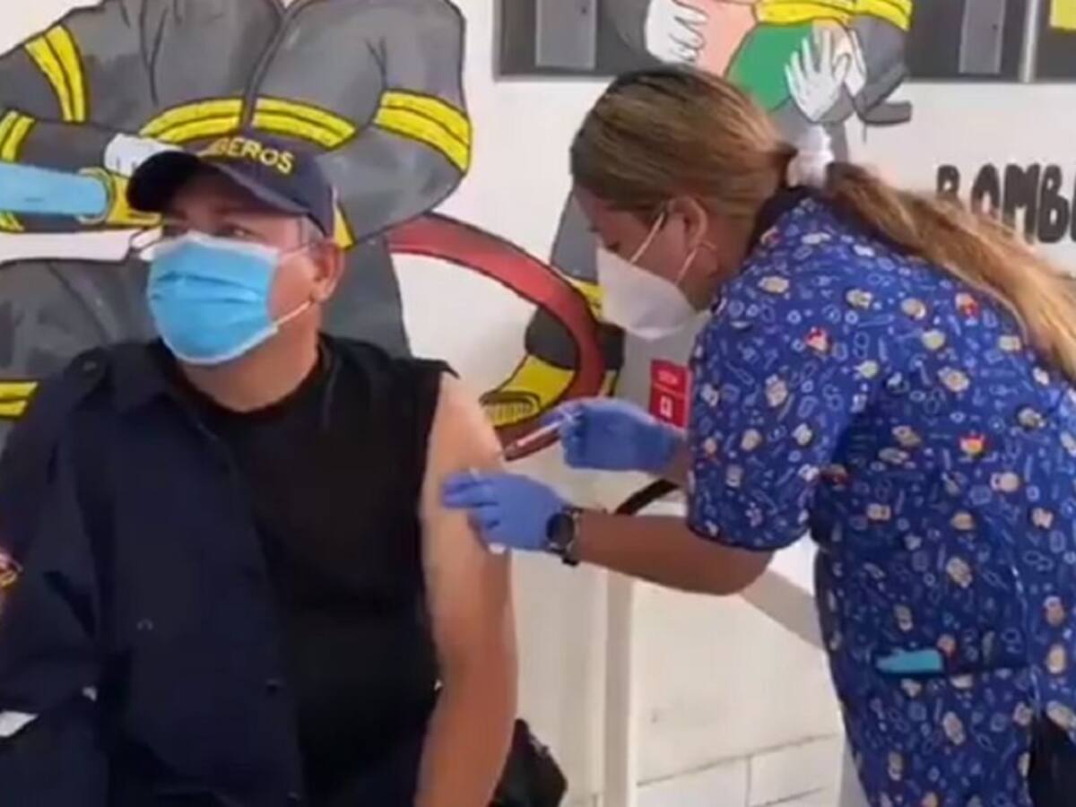85% de bomberos completó dos vacunas anticovid
