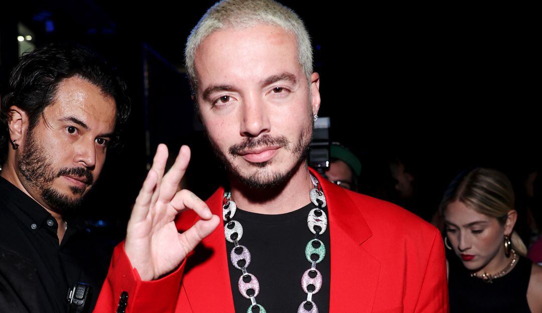 El mural había sido el que se pintó por documental del reguetonero en Amazon Prime llamado "El niño de Medellín".