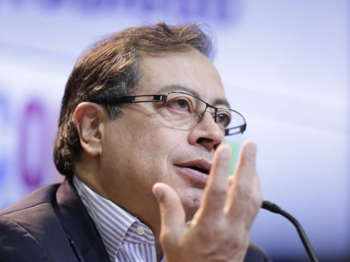 Gustavo Petro no debe perder su investidura, según la Procuraduría