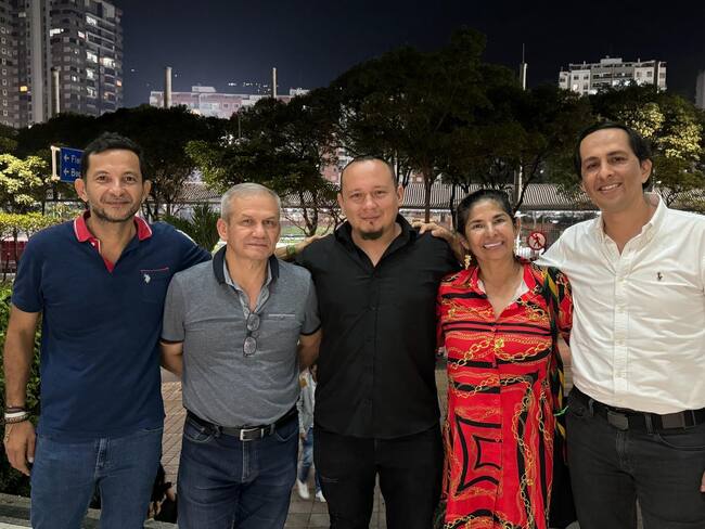 Redes sociales de Carlos Parra