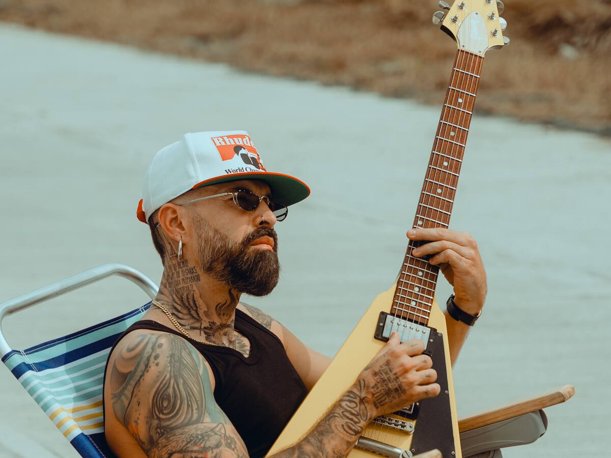 Mike Bahía lanza el video oficial de ‘Bonita, Bonita’