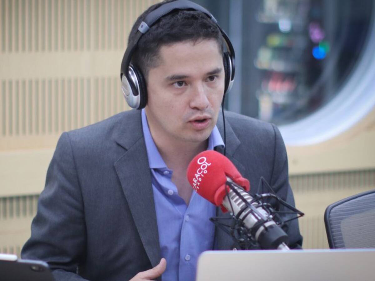 Entrar a la coalición de gobierno es un gran error: López