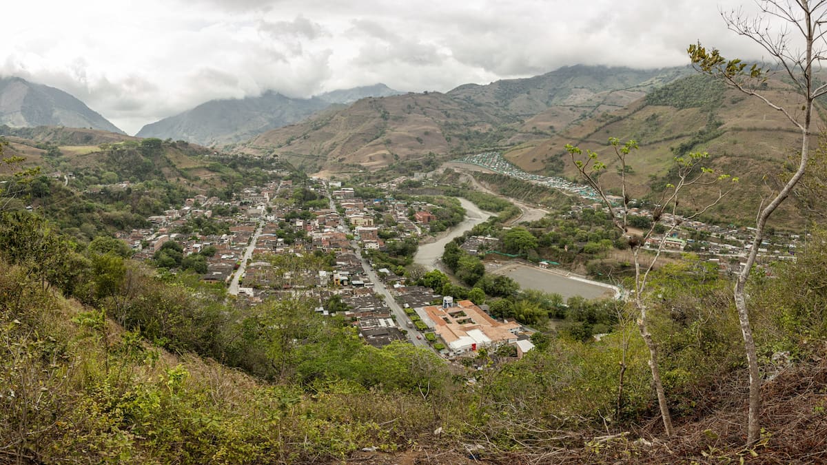 Un suboficial muerto y soldado desaparecido dejan combates en Dabeiba, Antioquia