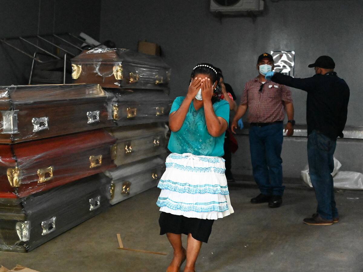 Aumentan a 46 reclusas fallecidas tras riña entre pandillas en una cárcel en Honduras