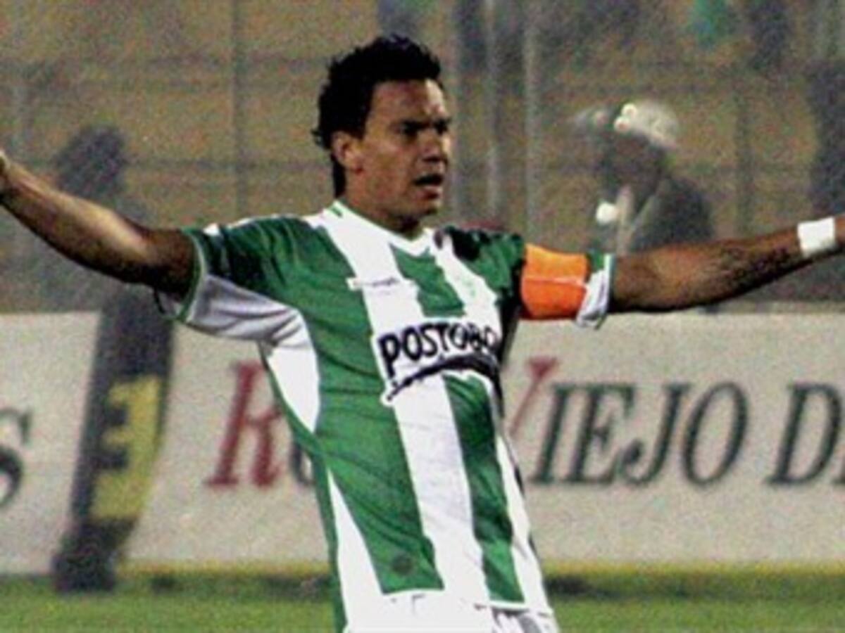 Humberto Mendoza cerca a Colón de Argentina