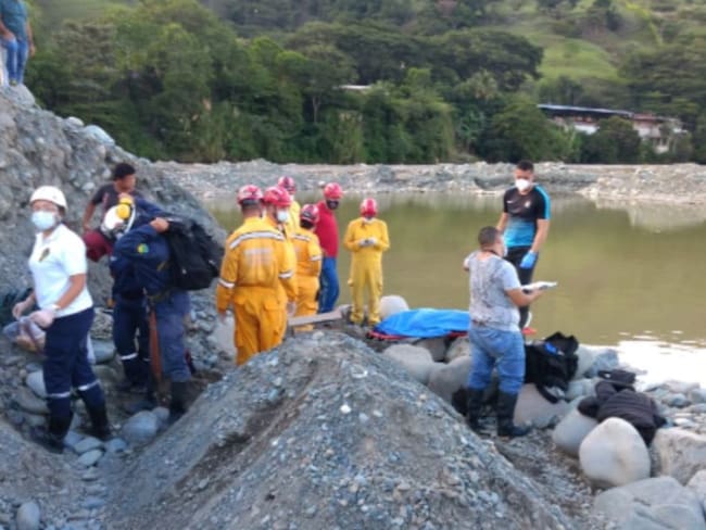 Rescatan cuerpo de Juan David Osorio quien se ahogó en un lago de La Merced
