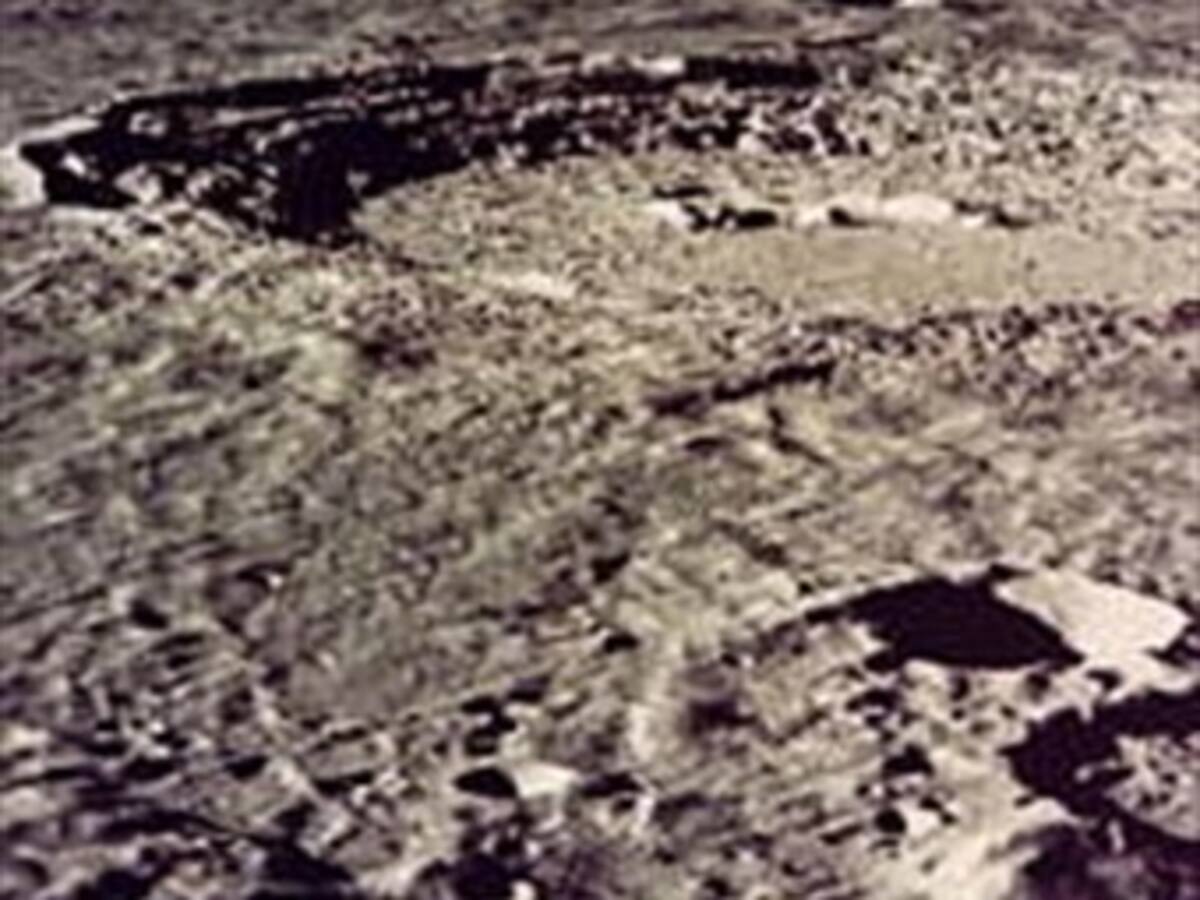 Colombianos crean robot que podría excavar la luna.