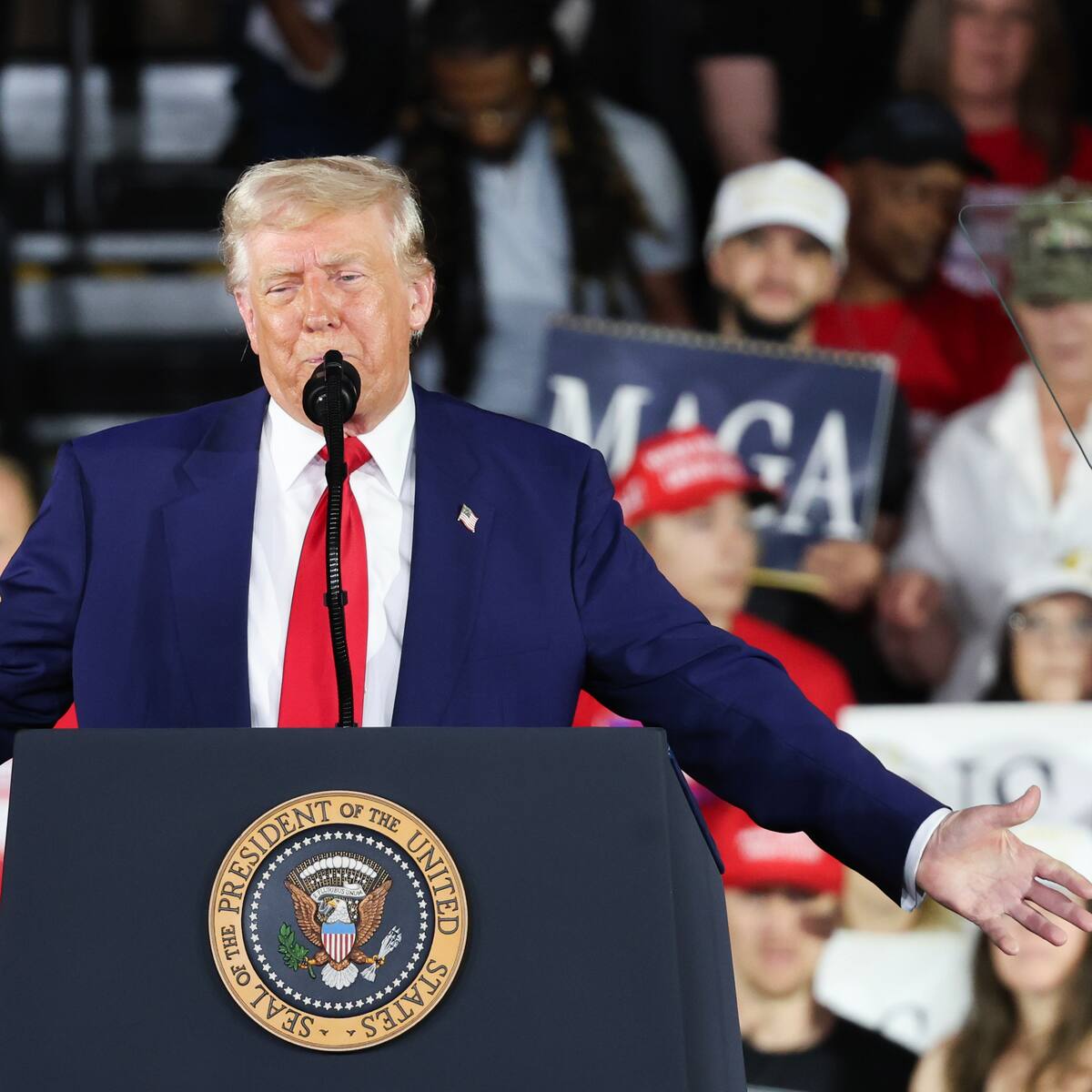 Trump festeja primeros 100 días asegurando que “hasta ahora estamos empezando”