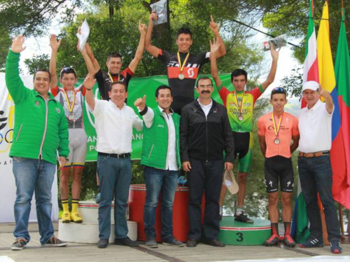 El general (r) Rodolfo Palomino reaparece hablando de ciclismo en Boyacá