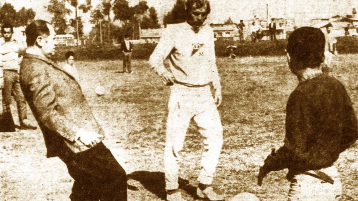 El mal suceso que pasó Bobby Moore en Colombia