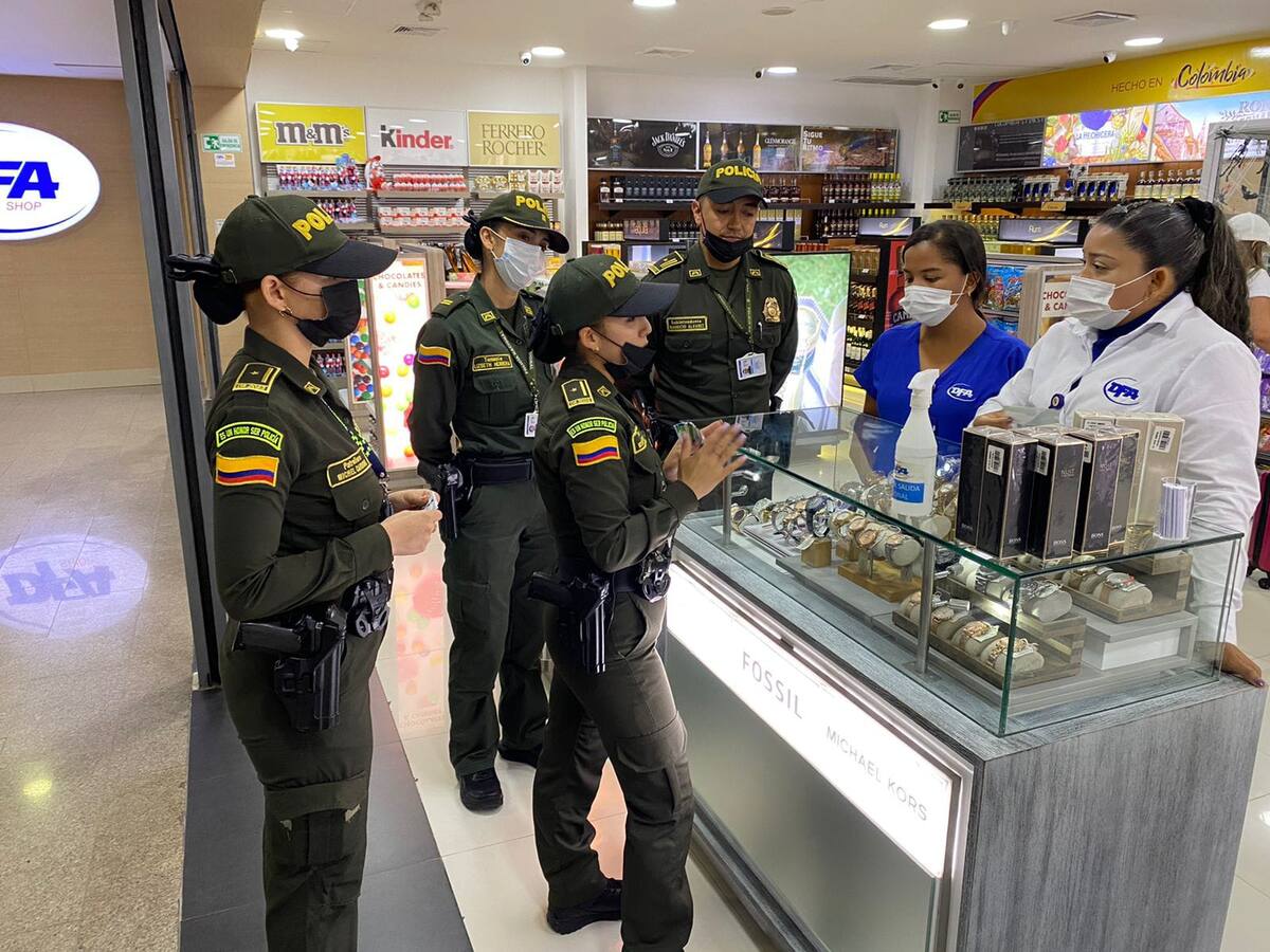 Policía de Cartagena entregó recomendaciones para compradores en diciembre