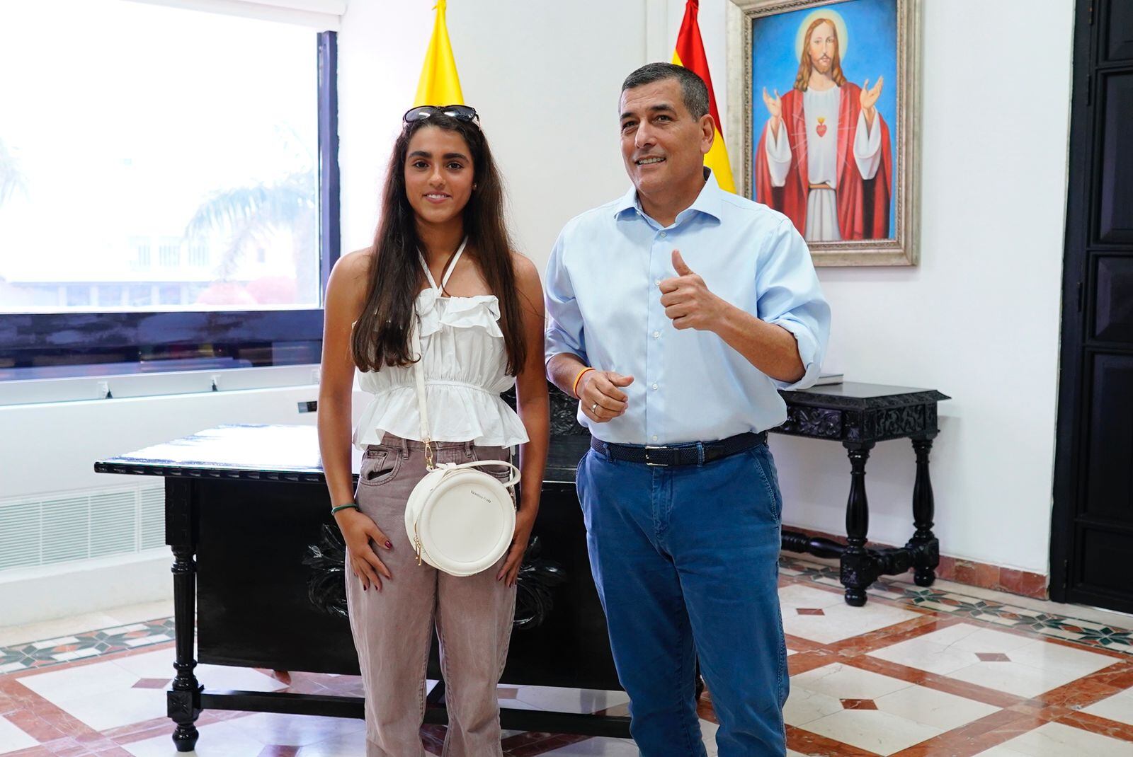 La tenista cartagenera Gabriela Baena junto al alcalde Dumek Turbay