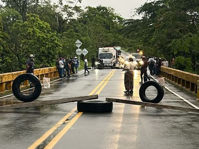 Protesta entre Dabeiba y Mutatá cañón de La Llorona- foto cortesía