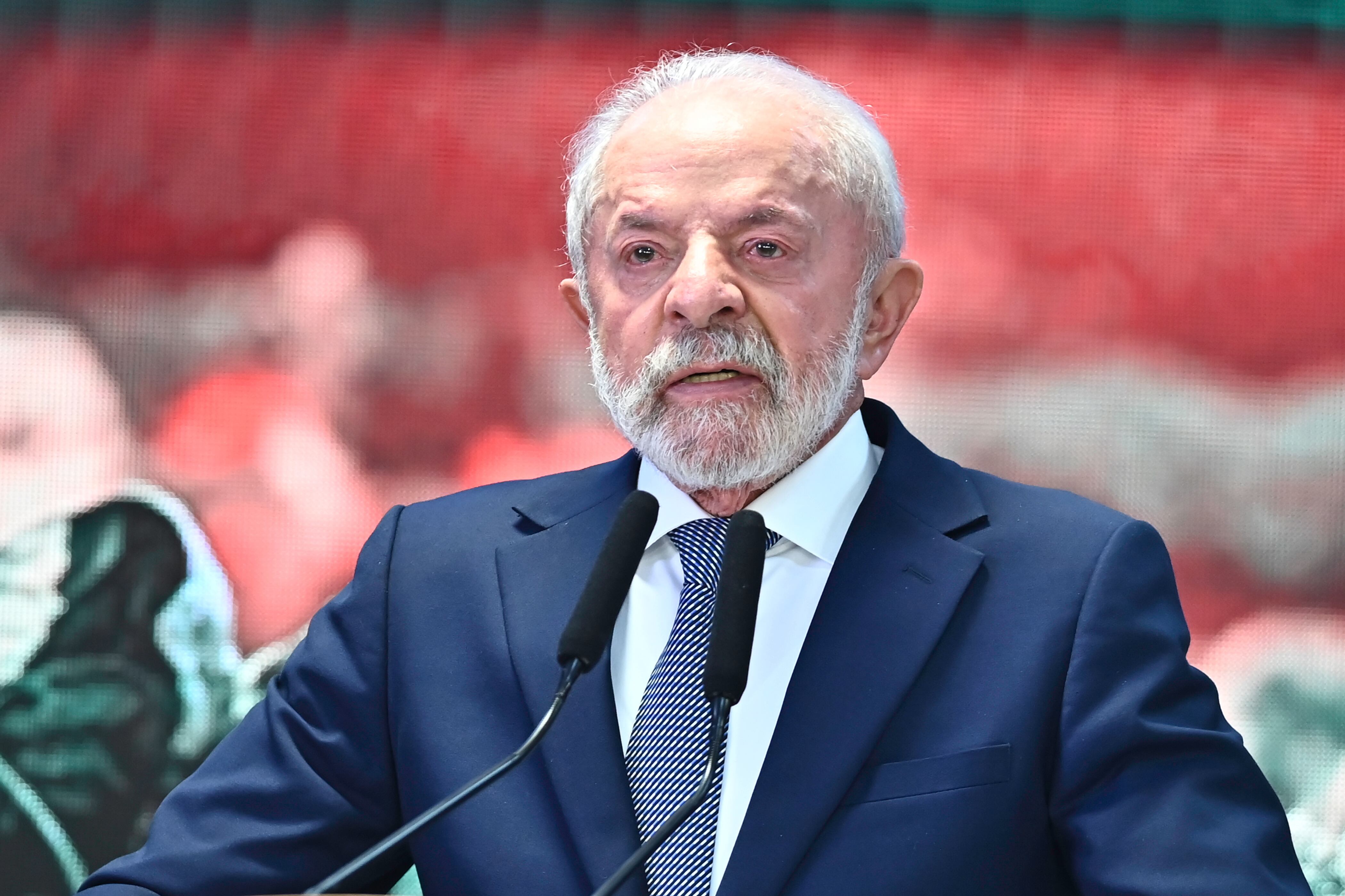 En Brasil, el 5 de agosto de 2025, el presidente Lula da Silva habla sobre los aranceles que el presidente Trump aplicará a Brasil el miércoles. (Foto de Ton Molina/NurPhoto vía Getty Images)