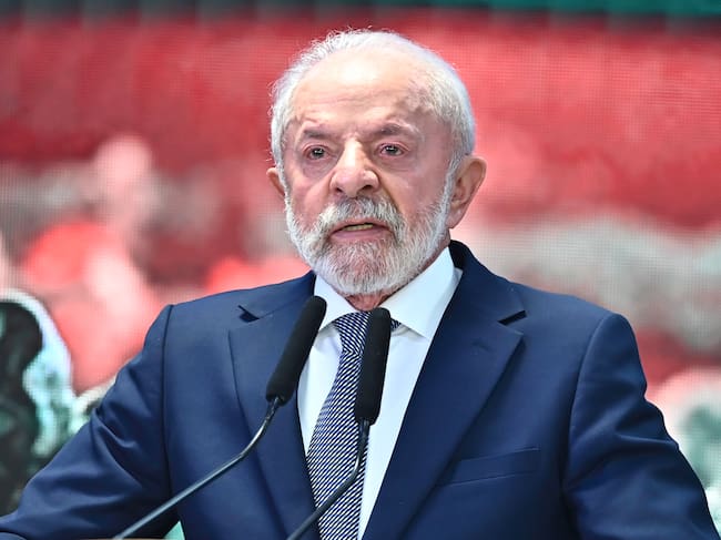 En Brasil, el 5 de agosto de 2025, el presidente Lula da Silva habla sobre los aranceles que el presidente Trump aplicará a Brasil el miércoles. (Foto de Ton Molina/NurPhoto vía Getty Images)