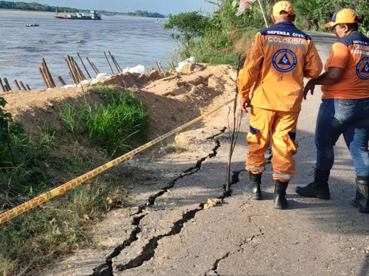 Se formó gigantesca grieta en Puerto Wilches tras colapso de muro de contención