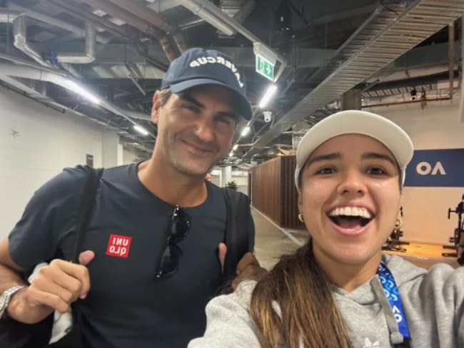 Camila Osorio junto a Roger Federer en el Abierto de Australia / Instagram: Camila Osorio.
