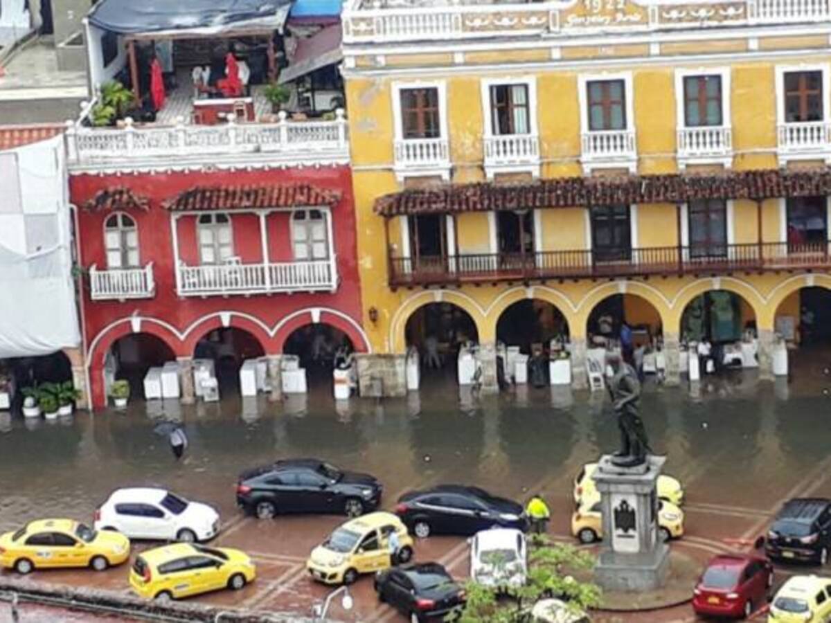 Calles inundadas y movilidad afectada: las fotos de las lluvias en Cartagena
