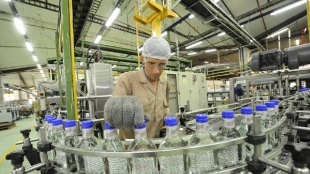 Por presunto plagio ordenan a la FLA no comercializar el aguardiente Real Amarillo