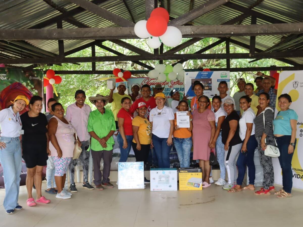 Víctimas de Pichilín,en Sucre, recibieron equipos e insumos para el campo por 500 millones