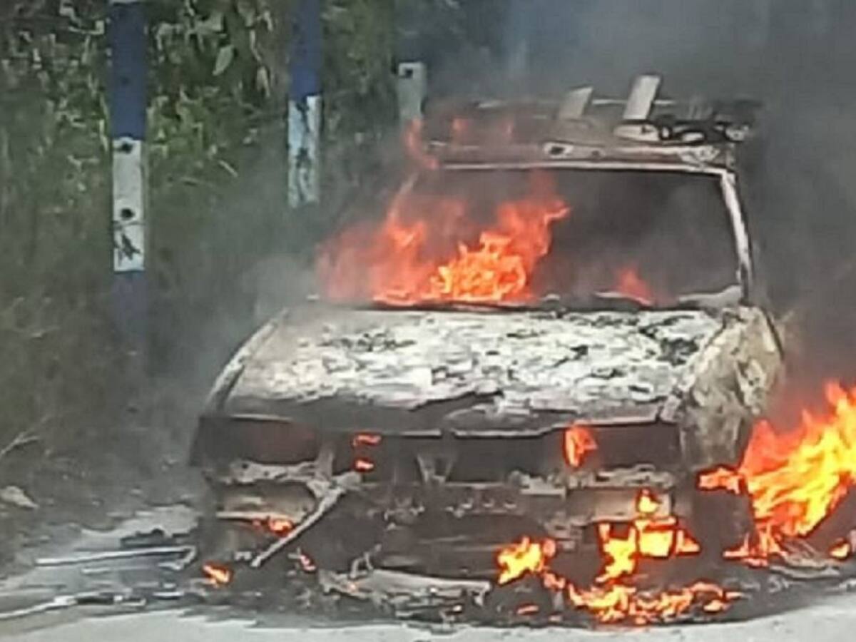 Carro fue consumido por las llamas