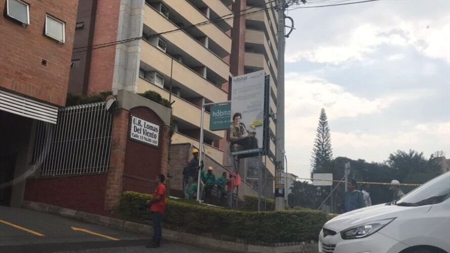 Desalojaron 2 edificios de apartamentos y un ancianato en Medellín. Foto: La Wcon Julio Sánchez Cristo