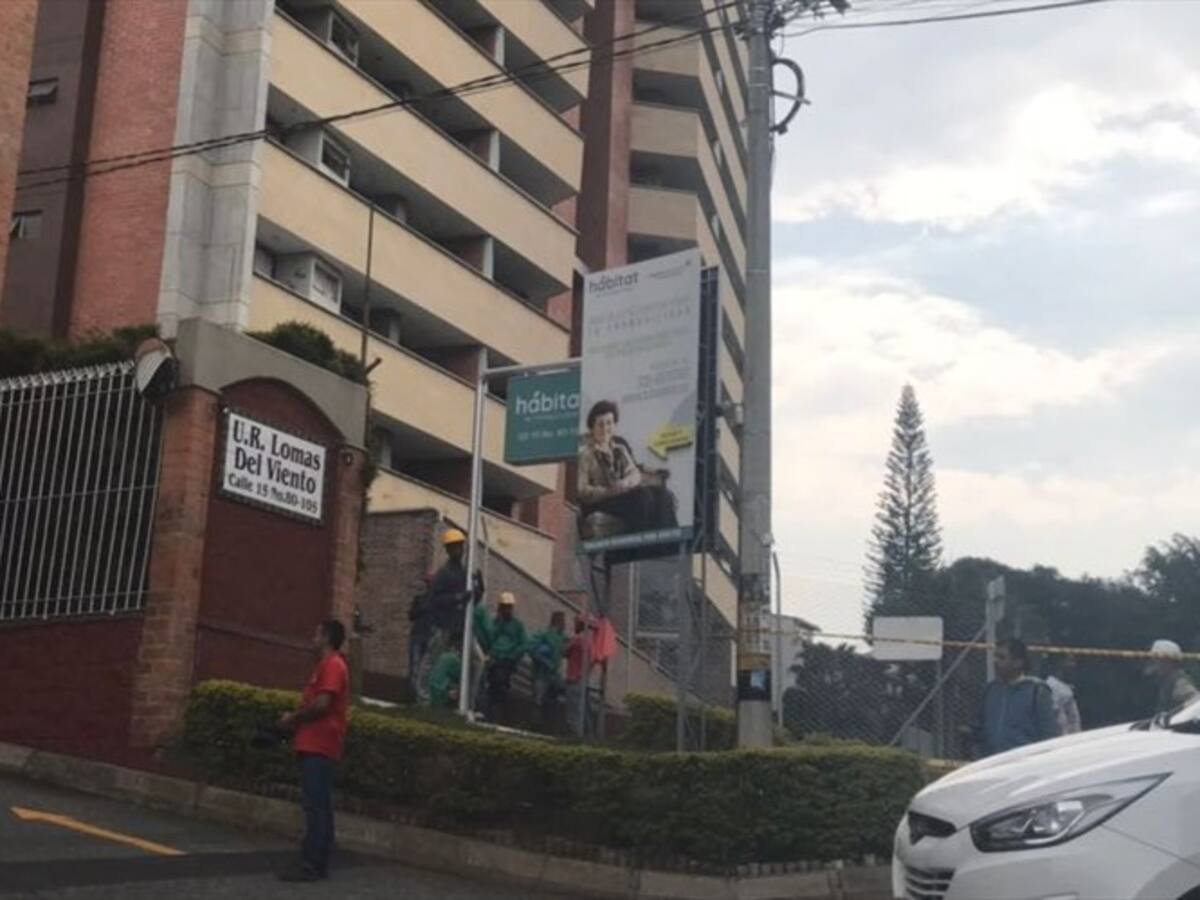 Desalojan 2 edificios de apartamentos y un ancianato en Medellín