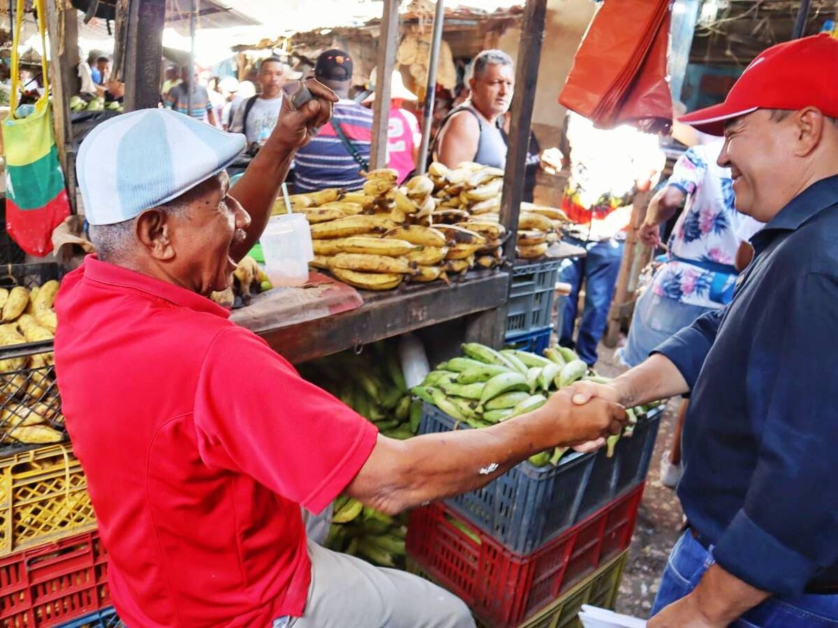 Comerciantes del Mercado de Bazurto respaldan a William García Tirado