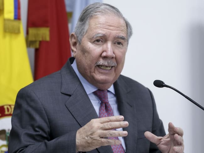 Ministro de Defensa  Guillermo Botero