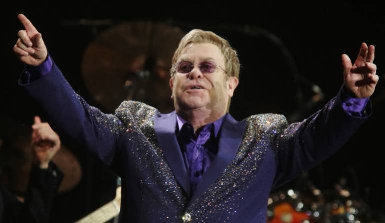 Elton John pierde a su madre de 92 años
