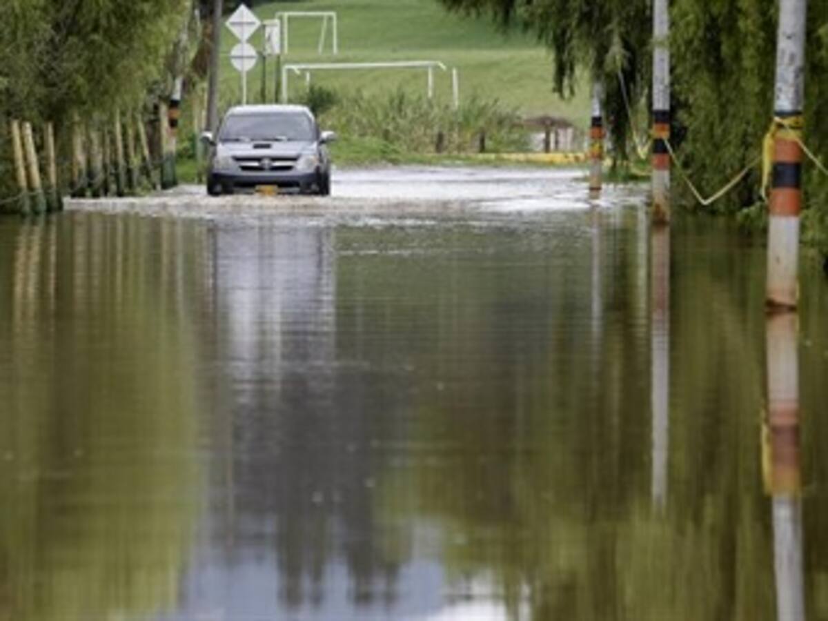 Santos califica como 'prioridad' envío de ayudas a víctimas del invierno