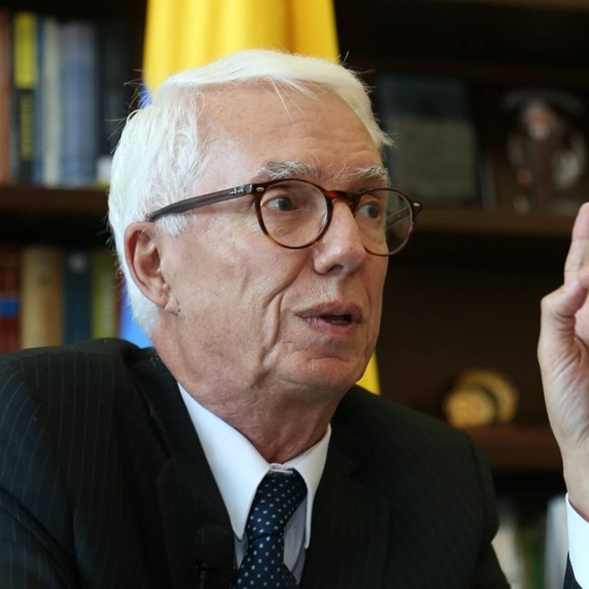 Preocupa que llamen ricos a quienes tienen ingresos de más de $10 millones: Robledo