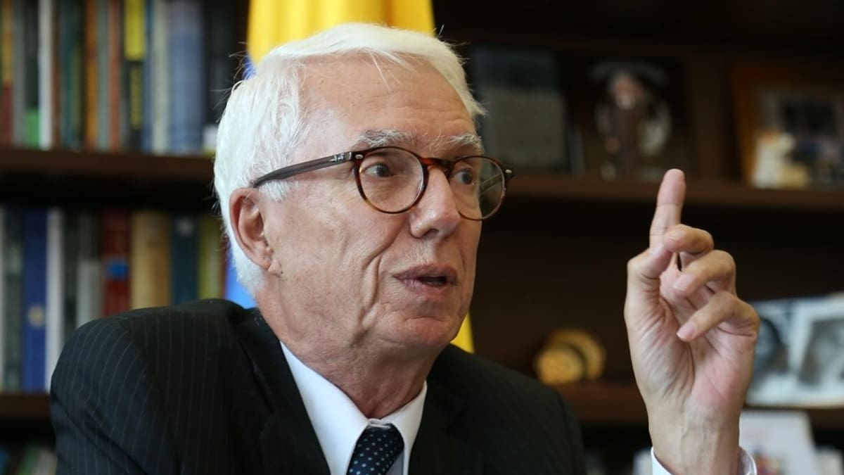 Preocupa que llamen ricos a quienes tienen ingresos de más de $10 millones: Robledo